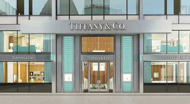 Il gruppo francese del lusso LVMH compra Tiffany per 16,2 miliardi di dollari