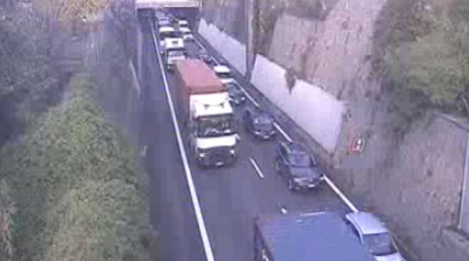 Maltempo in Liguria: caos, code e disagi sulla strade A10 e A26