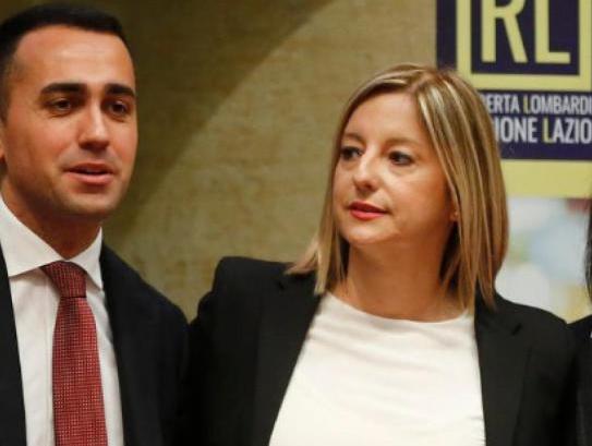 M5S, nuova ‘bordata’ di Roberta Lombardi a Luigi Di Maio: “Faccia meno tweet e più mediazione”