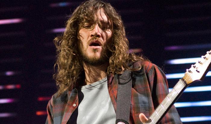 Musica, il chitarrista John Frusciante è tornato con i Red Hot Chili Peppers