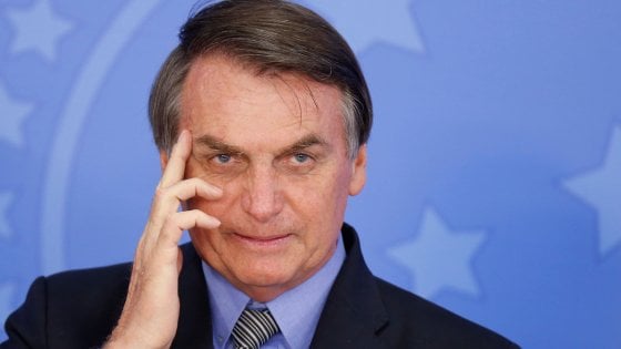 Brasile, l’ultima follia del presidente Bolsonaro: “Torture per i ministri in caso di corruzione”