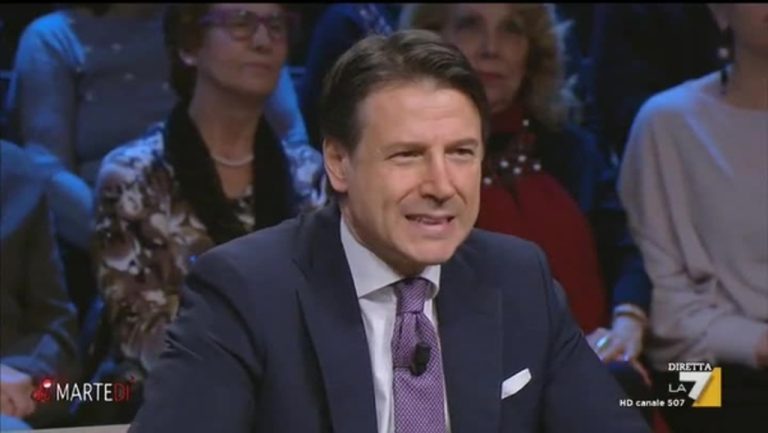 Il premier Conte: “2mila euro come superbonus per i pagamenti digitali. Salvini? Il suo consenso sta scemando”