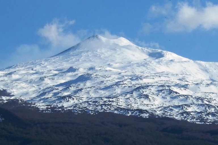 Catania, registrata scossa di magnitudo 3.7 sulle pendici dell’Etna