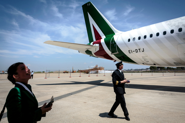 Alitalia, per il ministro Patuanelli è arrivato il momento di decidere