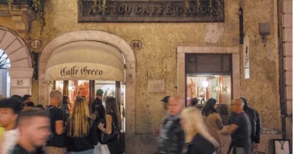Roma, sospeso lo sfratto dell’Antico Caffè Greco