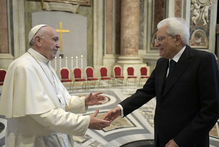 Compleanno del Papa, gli auguri del presidente Mattarella