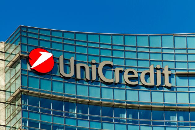 Unicredit annuncia il taglio di 8mila posti di lavoro entro il 2023. Chiuse 500 filiali