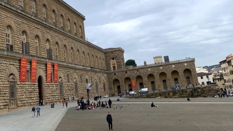 Firenze, terminato il restauro della facciata sud di Palazzo Pitti