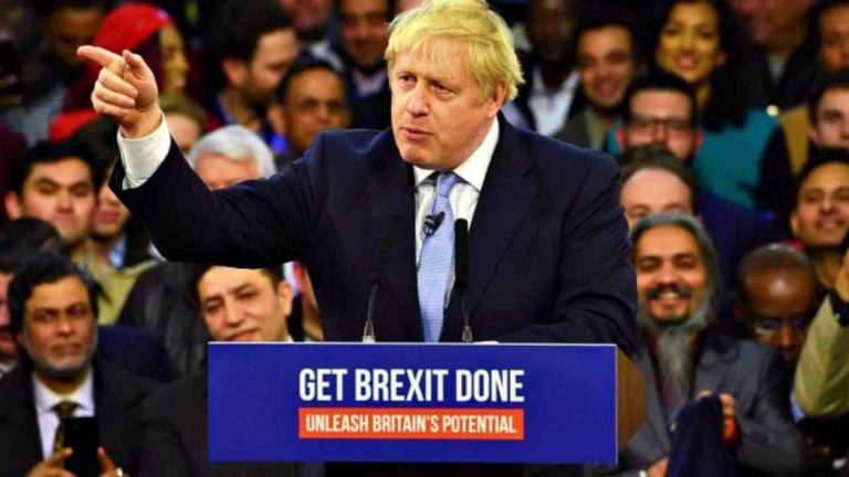 Gran Bretagna, trionfo di Boris Johnson: addio all’Europa