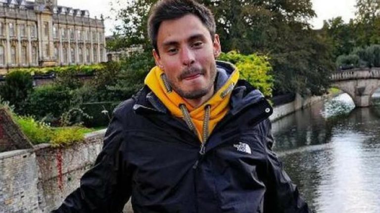 Omicidio Regeni, per la Procura di Roma “Giulio è stato torturato a più riprese”