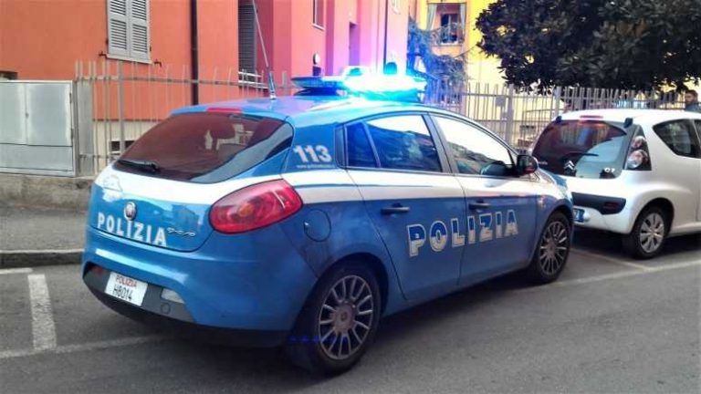 Milano, 28enne picchia la sua ragazza al punto da mandarla in ospedale: arrestato dalla polizia