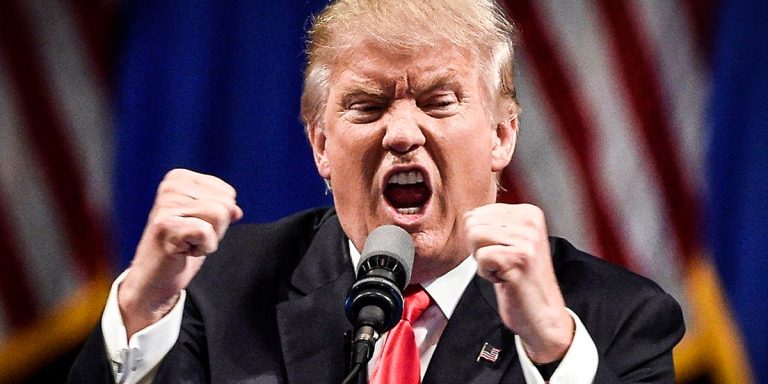 Usa, il presidente Trump si difende a tutto campo contro i democratici per l’impeachment