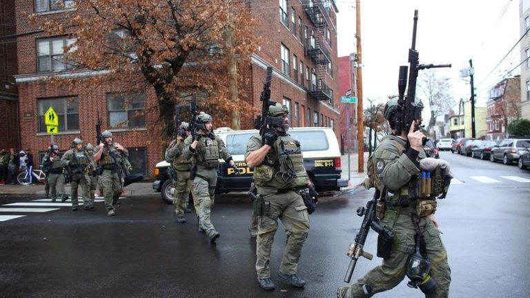 Usa, sparatoria in un negozio a Jersey City: almeno sei le vittime