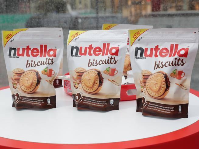Matteo Renzi dedica un tweet a Nutella Biscuits, ultimo prodotto della Ferrero