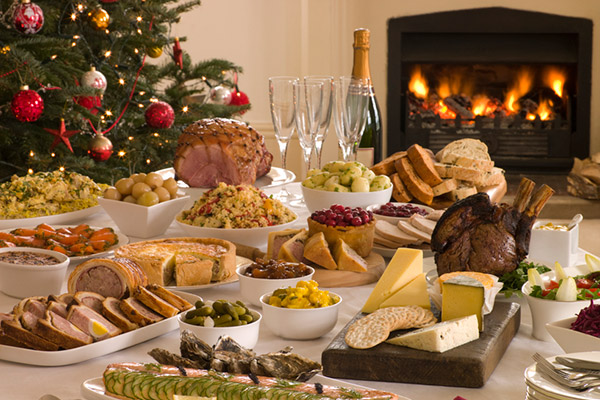 Feste di Natale, gli italiani sono ossessionati per l’organizzazione di cene e pranzi con i parenti