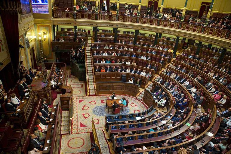 Spagna, si è insediato il nuovo Parlamento con la maggioranza socialista