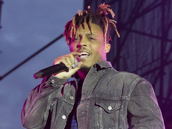 Usa, è morto per un malore all’aeroporto di Chicago “Juice Wrld”, 21enne stella del rap