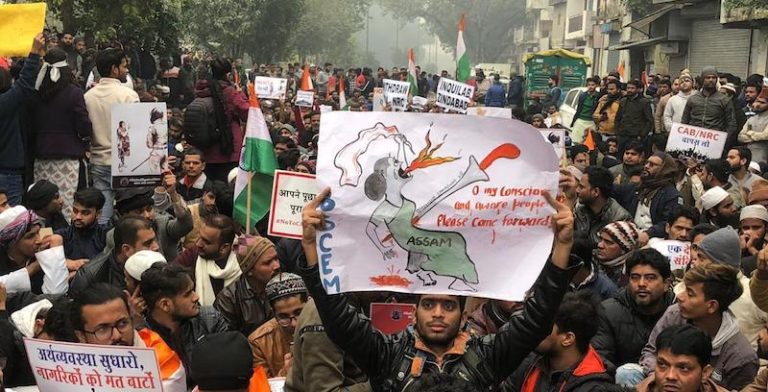 India, proseguono le proteste di piazza contro la legge di cittadinanza: otto morti e oltre 1.200 arresti