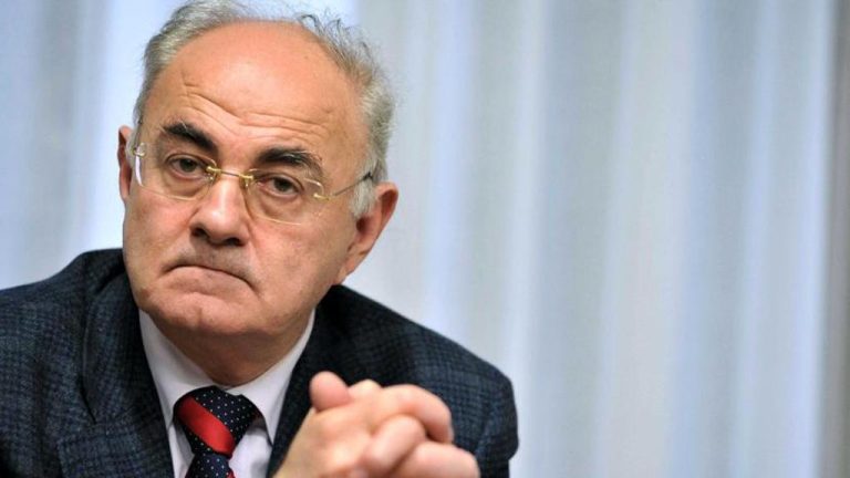 Commissione sulle banche: dopo le polemiche Elio Lannutti (M5S) si arrende: “Faccio un passo indietro”