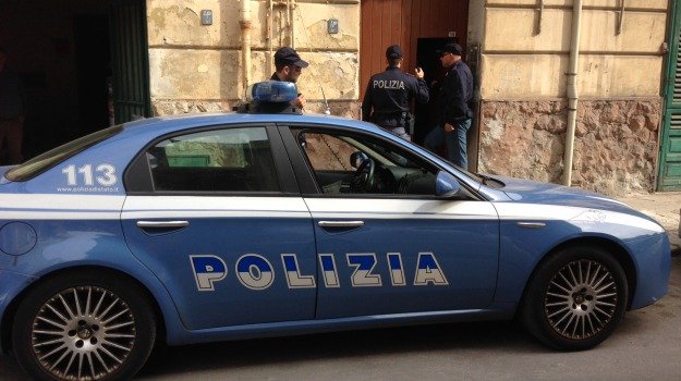 Milano, maltrattava e picchiava il coniuge: arrestato un uomo