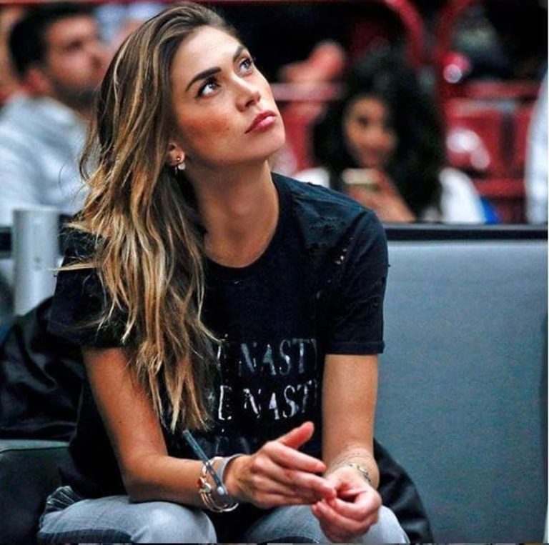 Firenze, la denuncia della showgirl Melissa Satta: “Bambino di 10 anni pesantemente insultato per aver gioito dopo il goal dell’Inter”