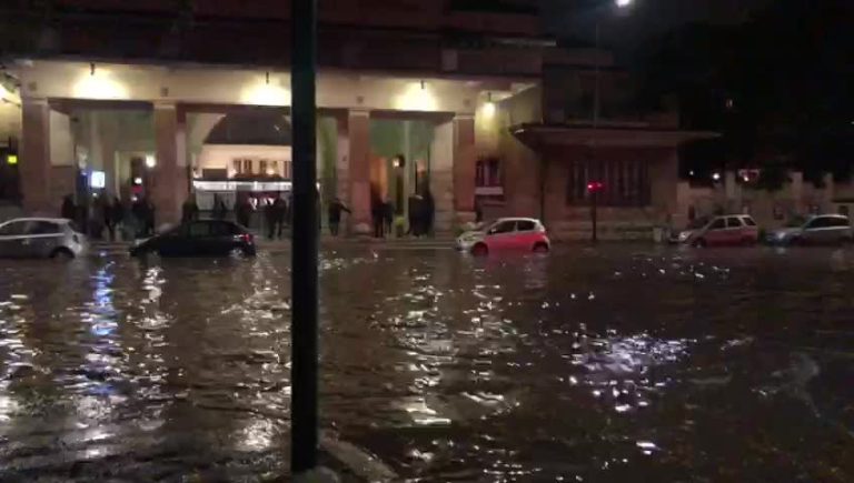 Bomba d’acqua nella Capitale: chiuse le stazioni della Linea A di Manzoni e Repubblica per gli allagamenti
