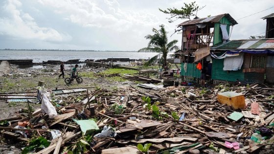 Filippine, 16 morti per il tifone Phanfone