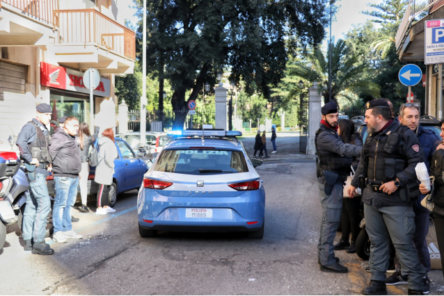 Reggio Calabria, tentano di rapinare un portavalori: arrestati cinque malviventi