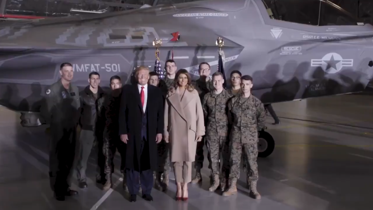 Usa, il presidente Trump inaugurata le forze militari spaziali