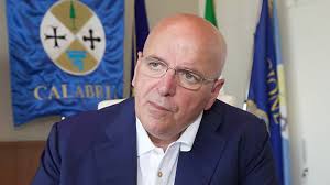 Elezioni in Calabria, Mario Oliverio potrebbe fare un passo indietro per la carica di governatore