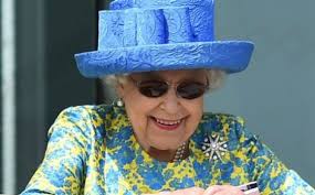Gran Bretagna, la regina Elisabetta festeggia i 70 anni di regno