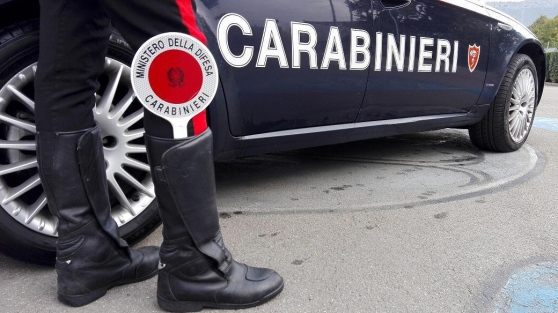 Si chiude dentro casa, intervento dei carabinieri