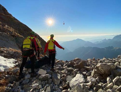 Alpi Apuane, morti due escursionisti precipitati da una parete rocciosa