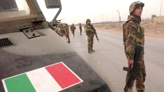 Iraq, i militari italiani hanno lasciato la base Usa a Baghdad per un riposizionamento più sicuro