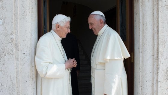 Celibato per i preti, per Papa Francesco il “caso è chiuso”