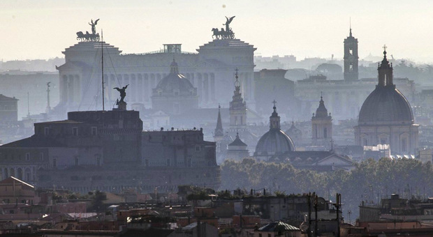 Roma, emergenza smog: il Campidoglio valutare di bloccare anche le auto diesel euro 6