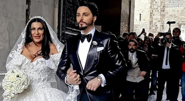 Napoli, nozze di Tony Colombo: l’amministrazione penitenziaria ha licenziato cinque ispettori trombettisti