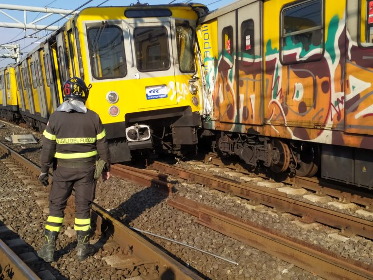 Napoli, indagato uno dei macchinisti coinvolti nell’incidente tra tre treni della metropolitana