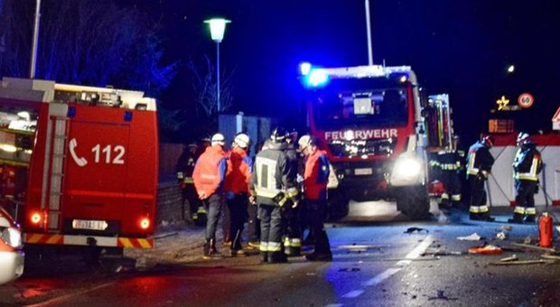 Orrore in Alto Adige: auto guidata da un ubriaco è piombata su 17 turisti tedeschi: sei morti, 11 feriti di cui tre gravi