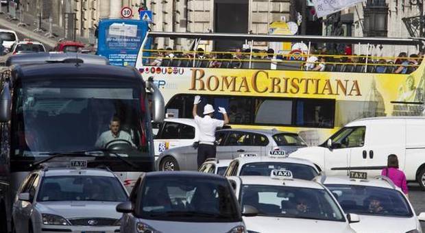 Traffico, Roma (2° posto)  e Milano (7° posto) sono le città  al top per le ore giornaliere perse da ogni automobilista