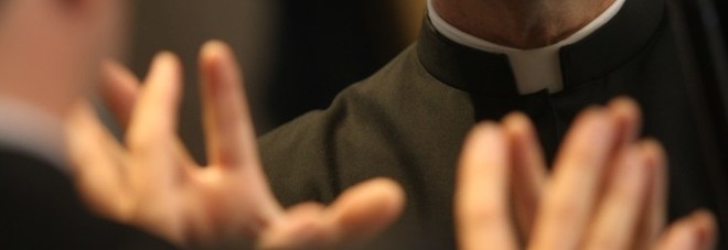 Prato, la Procura ha indagato cinque sacerdoti, un frate e altri tre religiosi per abusi sessuali nei confronti di minori