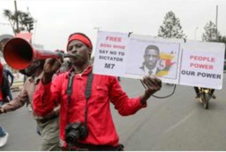 Uganda, liberato il deputato dell’opposizione Bobi Wine