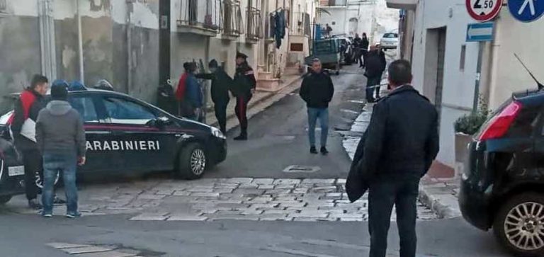 Ceglie Messapica (Brindisi), rinvenuti i corpi di due rumeni nella loro abitazione. Indagano i carabinieri