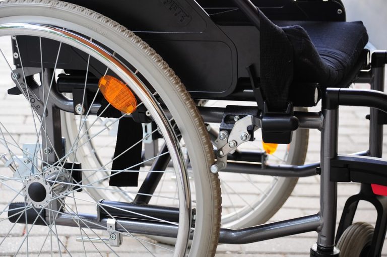 Prato, insegnate di sostegno disabile denuncia di essere stato licenziato perchè disabile
