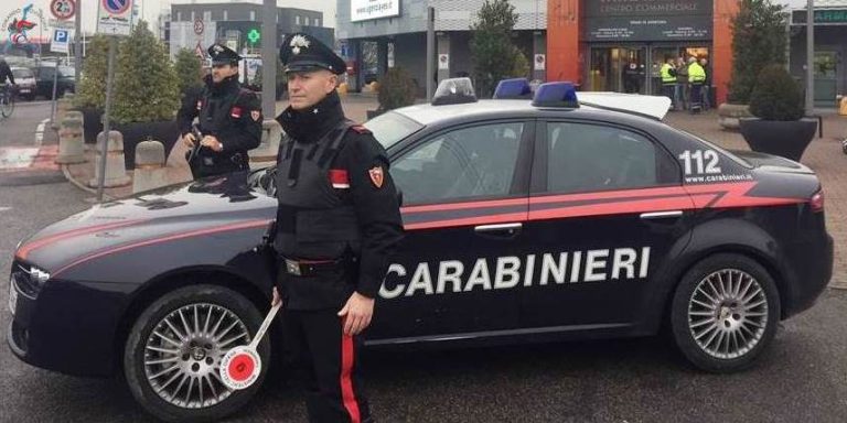 Roma, associazione a delinquere, truffa e falsi documenti: 11 persone in manette