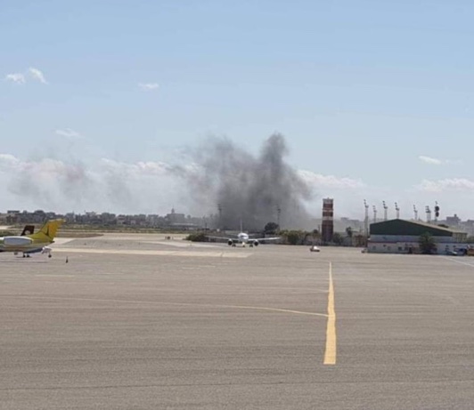 Guerra in Libia: nuovi raid aerei dell’aviazione di Haftar contro l’aeroporto Mitiga di Tripoli