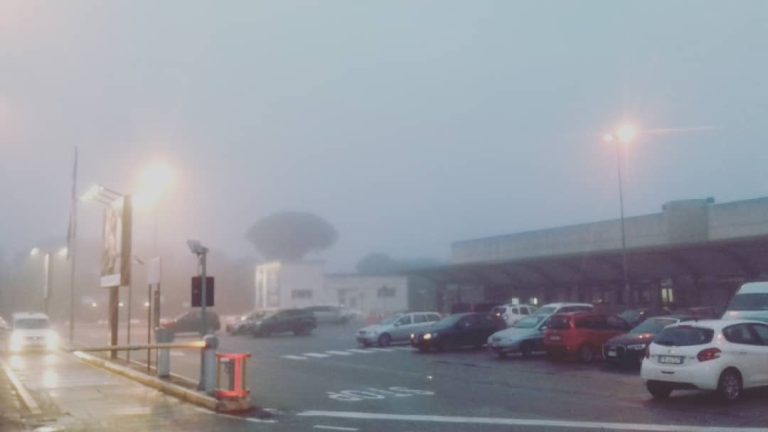 Firenze, disagi all’aeroporto Vespucci per una fitta nebbia