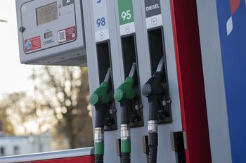 Carburanti, nuovi ribassi dei prezzi per benzina e diesel