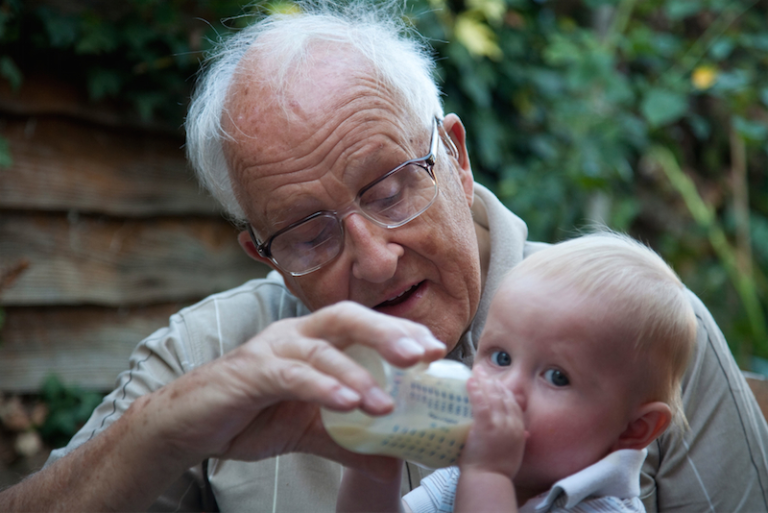 Istat, 7 milioni di famiglie italiane ‘salvate’ dagli aiuti economici dei nonni