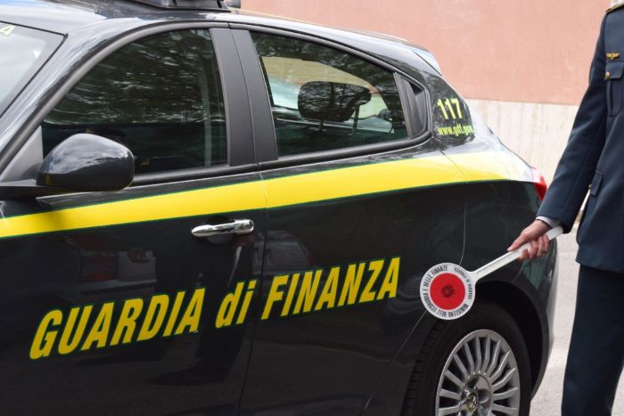 Parma, immigrazione clandestina: un arresto e sette indagati